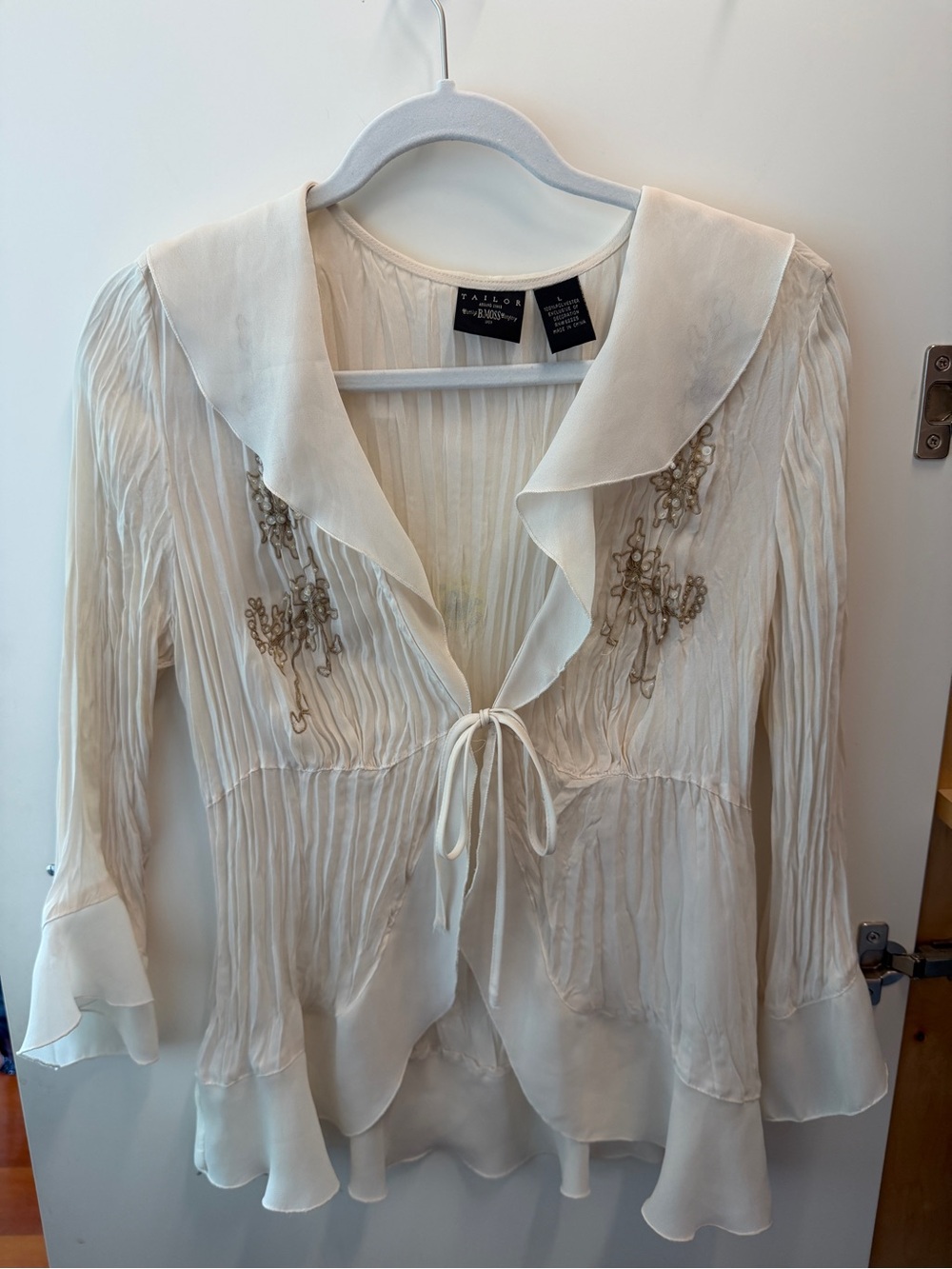 Tailor B. Moss Cream Ruffled Tie-Front Embellished Blouse